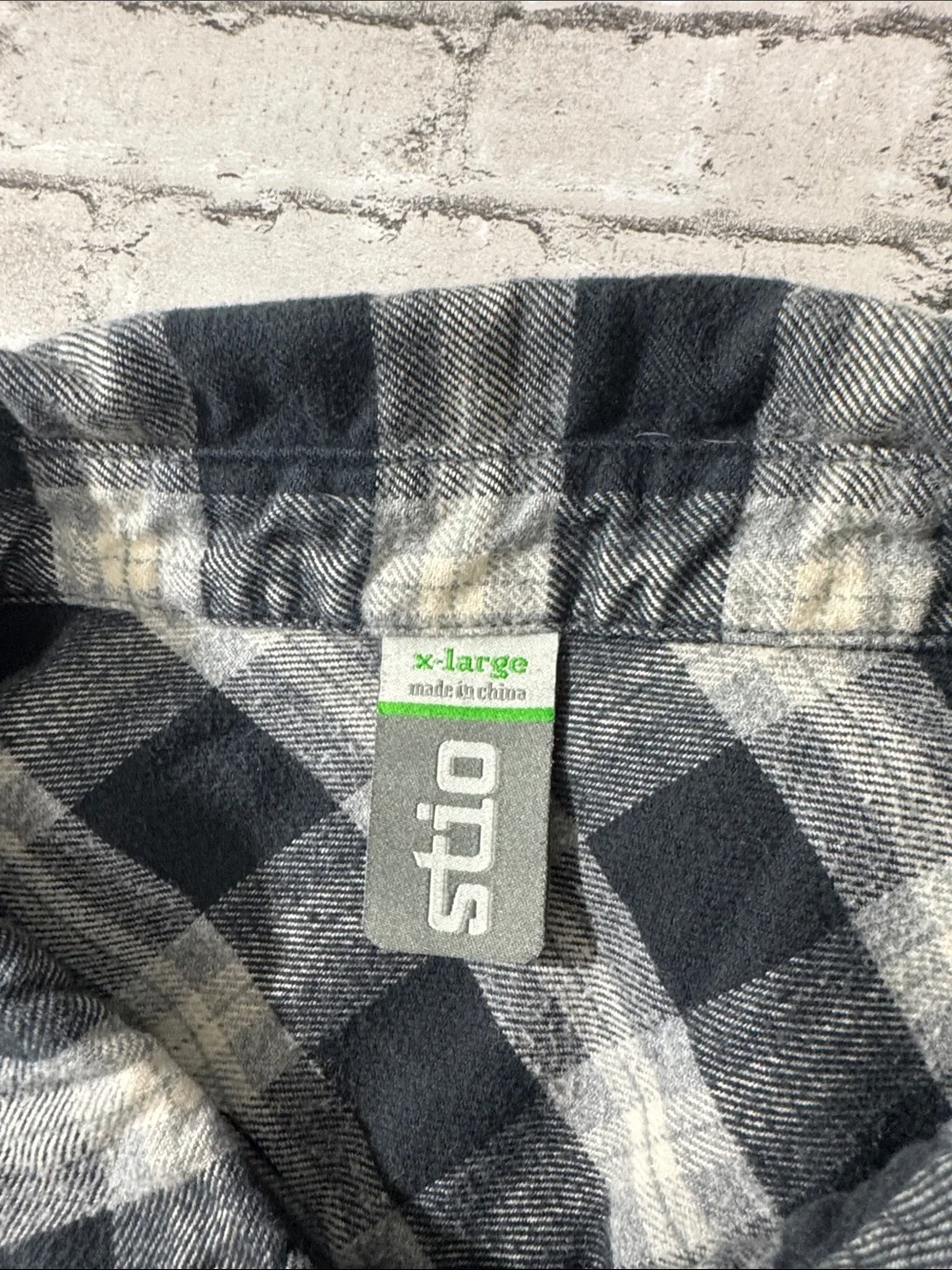 Stio mens XL black white cotton button up casual flannel shirt EUC